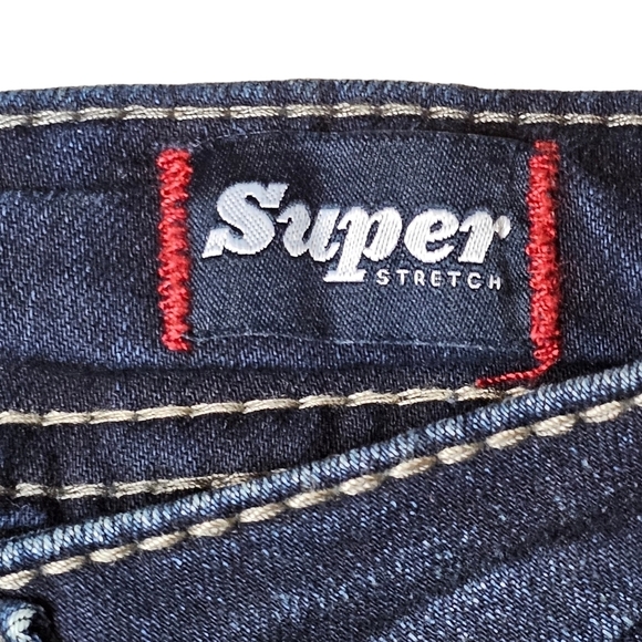 SILVER Suki Super Stretch Mid Rise Relaxed Hip & Thigh Skinny Leg Dark Wash Jean - Picture 8 of 16